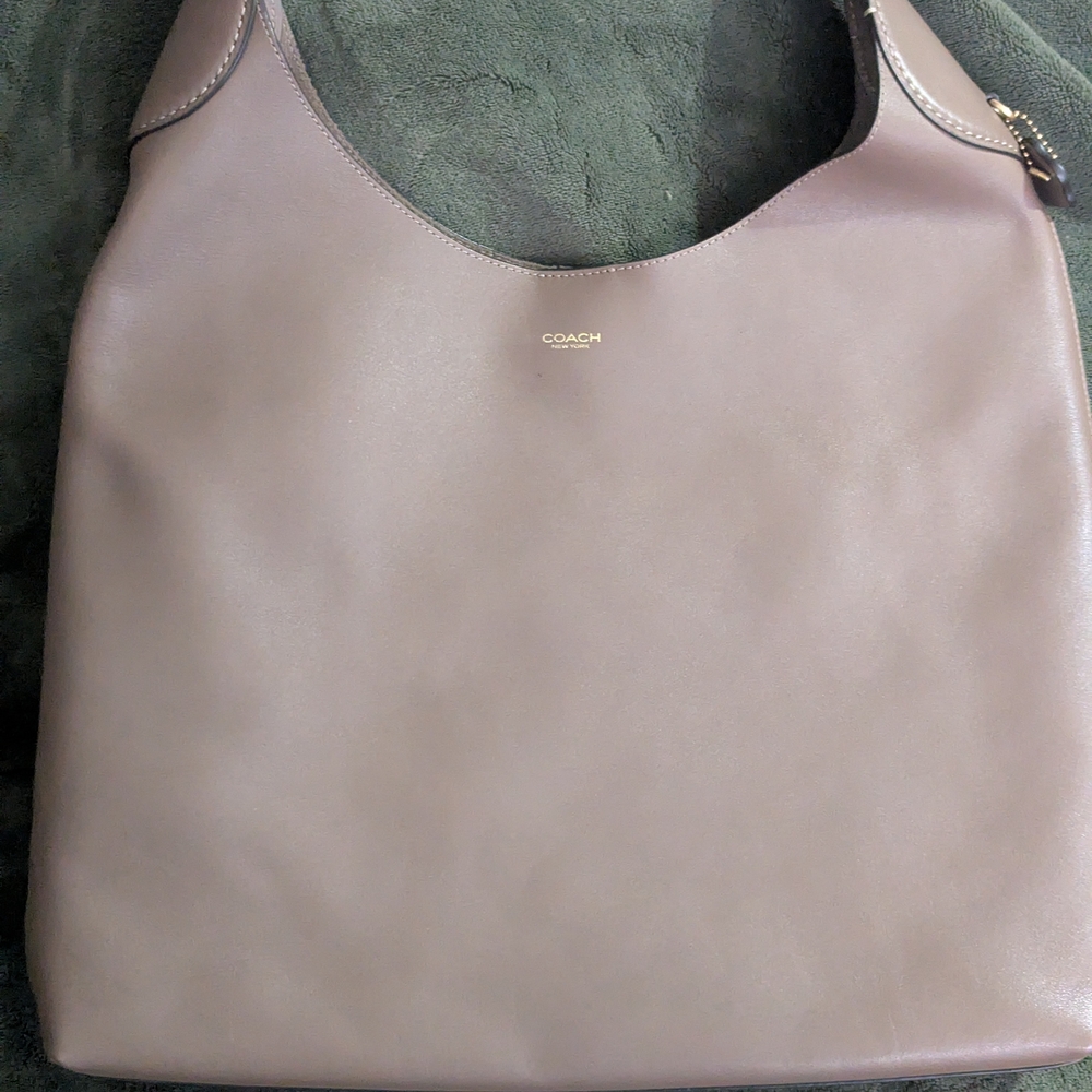 SOLD//Coach Leather Brooklyn 39 Bag